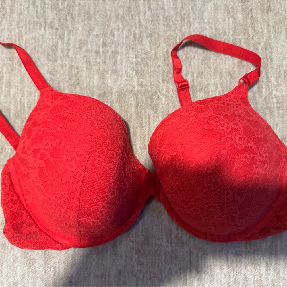 Victoria's Secret Vibrant Red Lace Bra